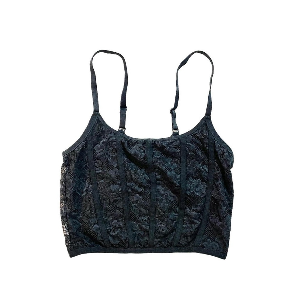 colsie black lace cropped cami top
